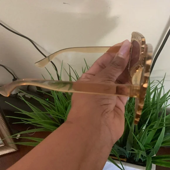 TYUVIVO Gold Crystal Embellished Glasses - Picture 7 of 7